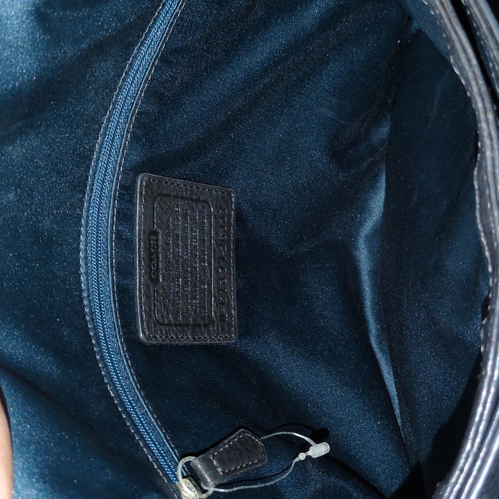 COACH MADISON SHOULDER FLAP IN GLITTER PYTHON SILVER BLACK​ - Picture 4 of 6